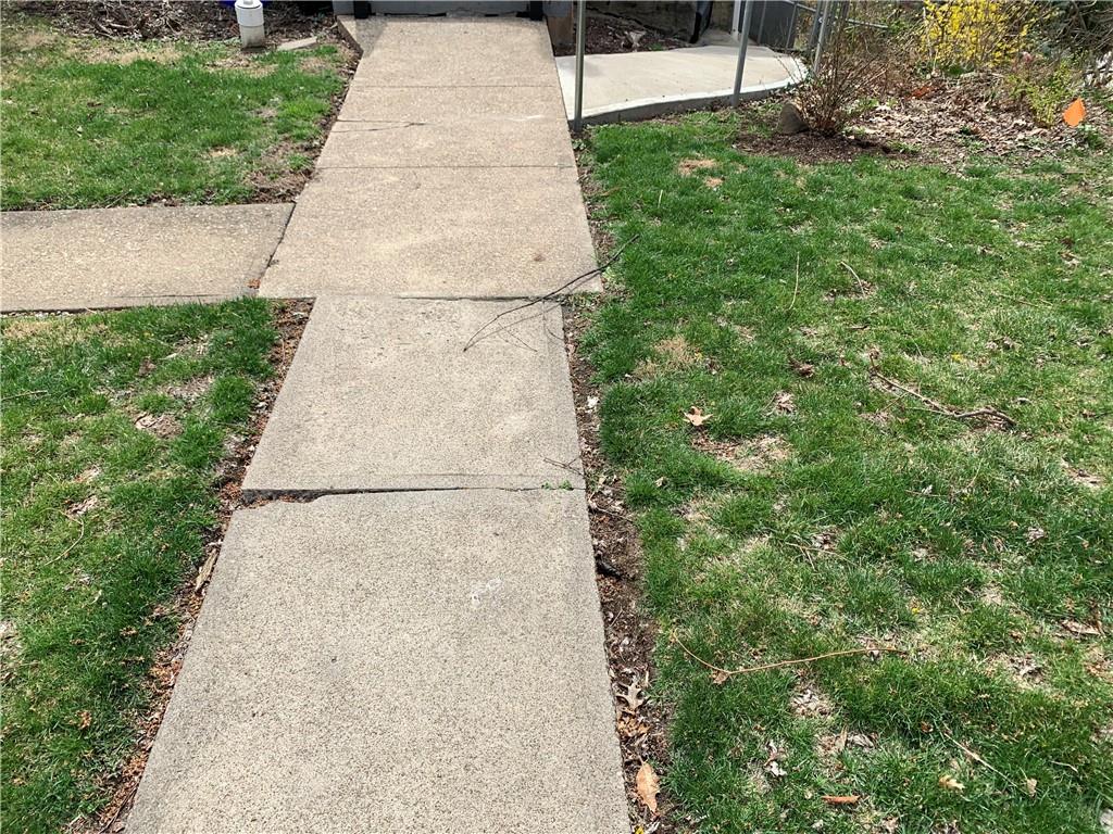 5450 Covode Place, Unit 2 Pittsburgh, PA 15217 - Photo 15 of 16 a backyard of a house with lots of green space