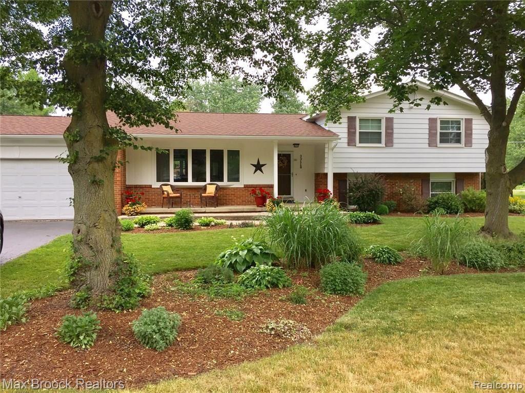 33118 Hearthstone Road Farmington Hills, MI 48334 - Photo 2 of 37