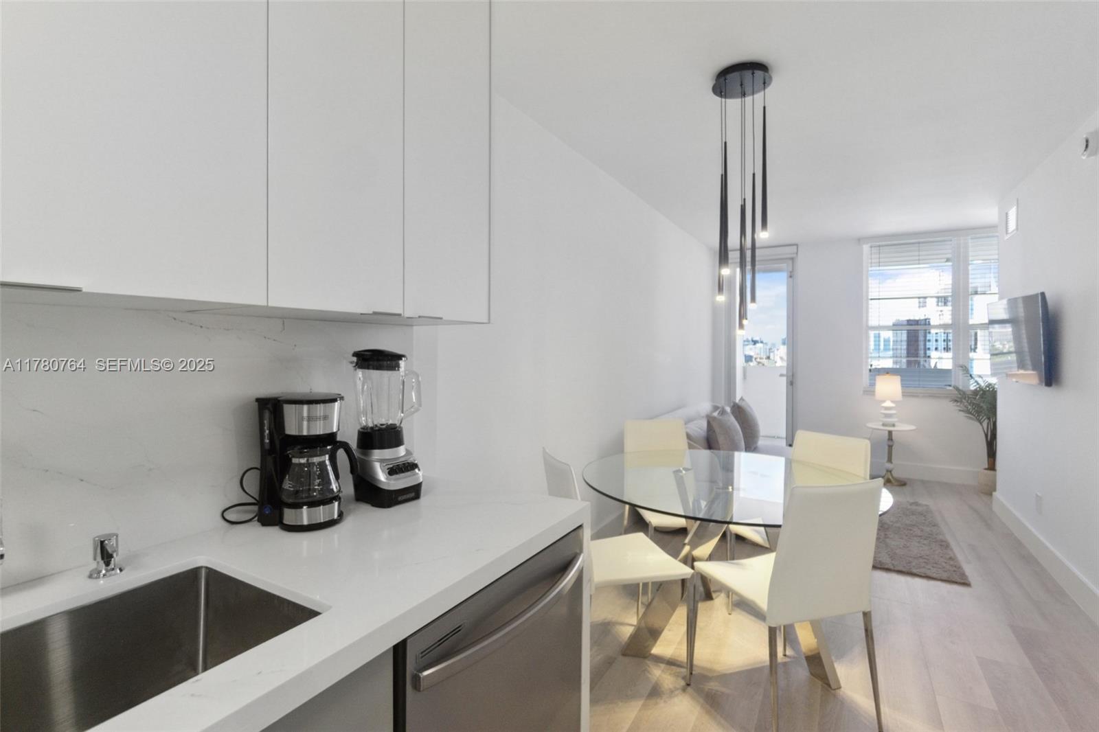 100 Lincoln Road, Unit 1218 Miami Beach, FL 33139 - Photo 7 of 27 Photo 7