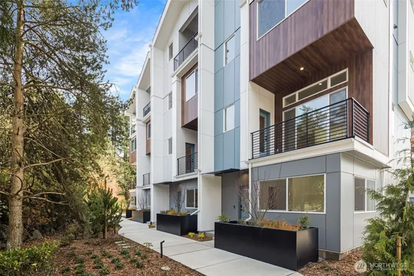 $1,549,000 | 16003 Southeast 31st Street, Bellevue, WA 98008