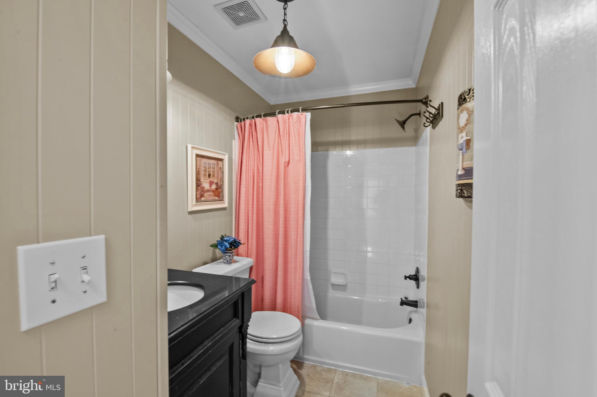 2532 Knob Hill Road York, PA 17403 - Photo 28 of 41 Bathroom 2