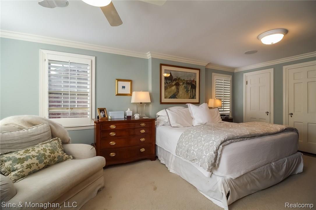 800 Washington Road Grosse Pointe, MI 48230 - Photo 22 of 43 022-Master_Bedroom-4214087-medium.jpg