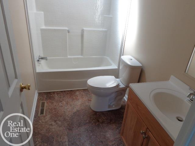 8171 Bryce Road Avoca, MI 48006 - Photo 16 of 29