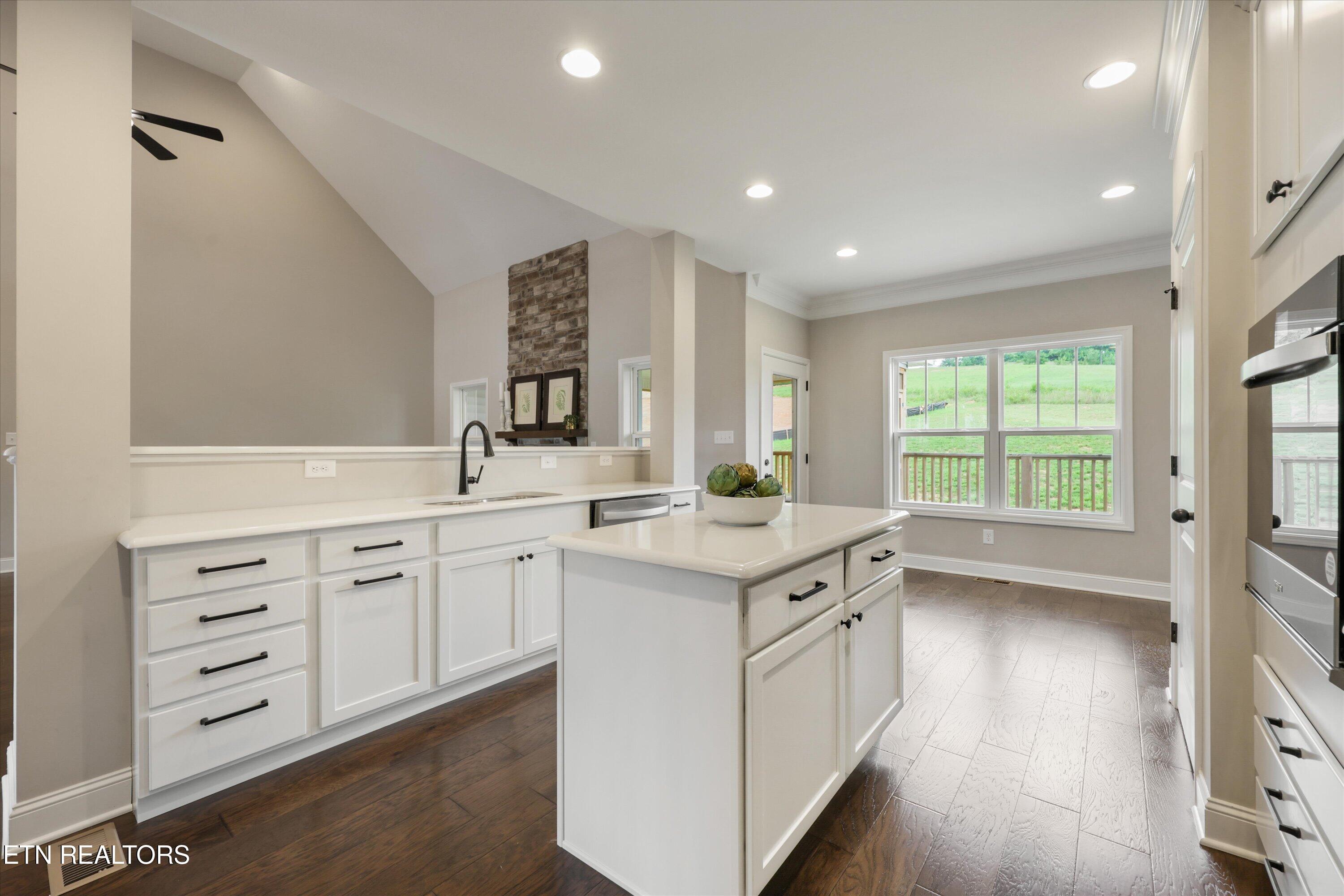 105 Cedarberry Street Oak Ridge, TN 37830 - Photo 16 of 60 12-105 Cedarberry St27