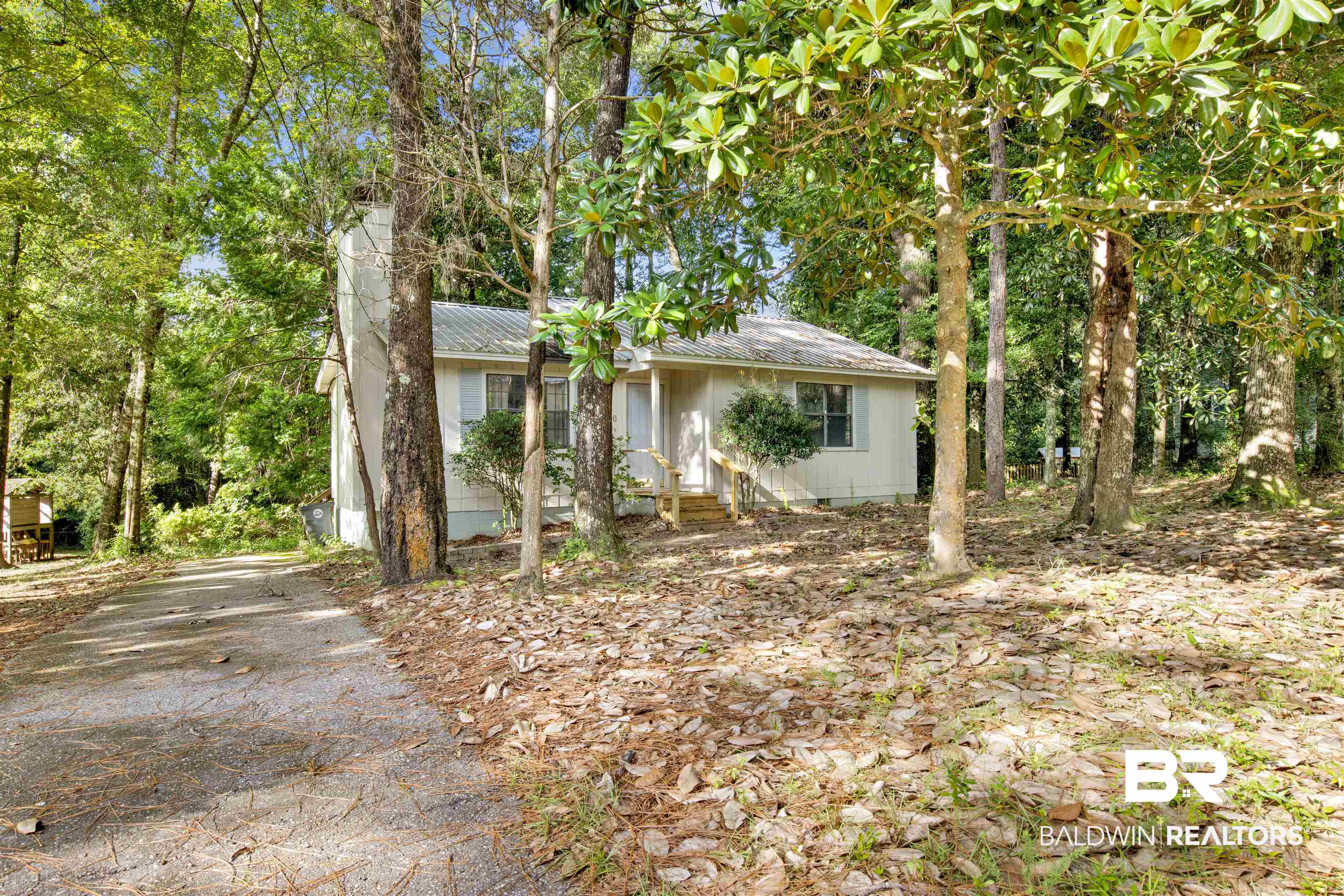 10 Azalea Court Fairhope, AL 36532 - Photo 2 of 11