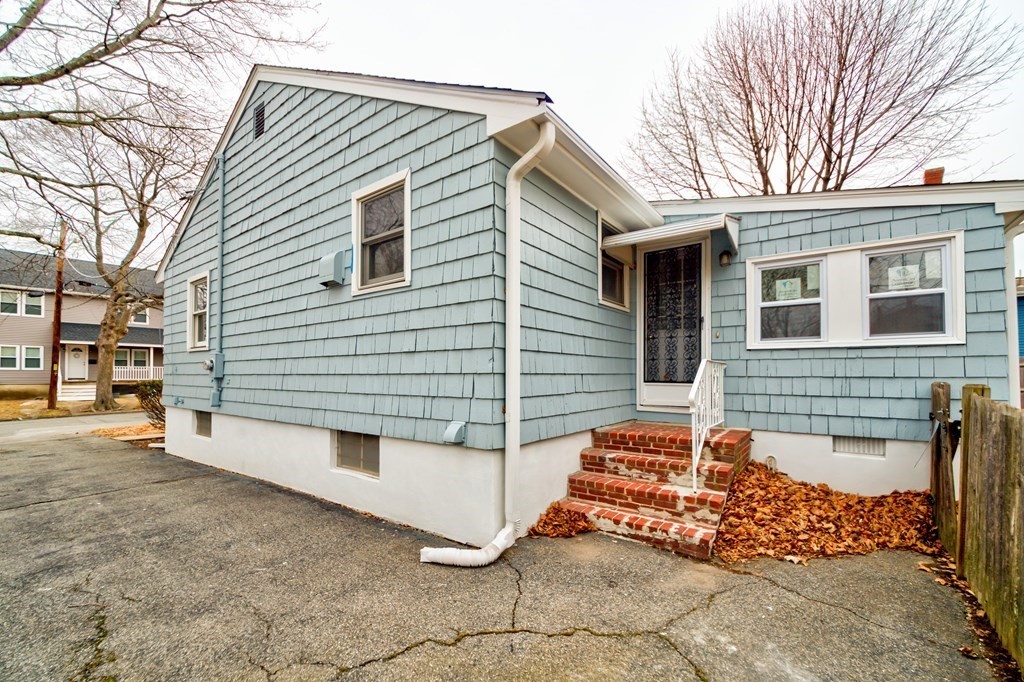 16 Perry Street Danvers, MA 01923 - Photo 2 of 30