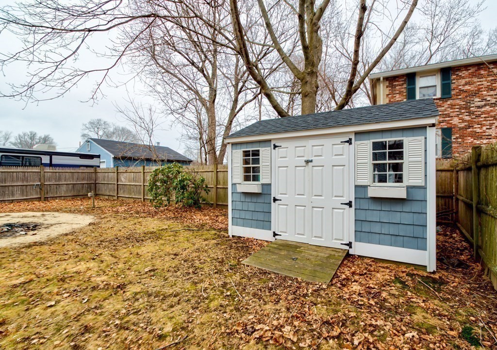 16 Perry Street Danvers, MA 01923 - Photo 3 of 30