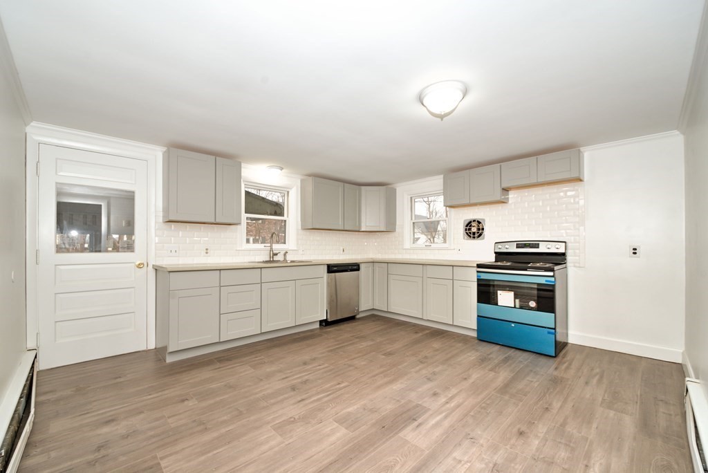 16 Perry Street Danvers, MA 01923 - Photo 4 of 30