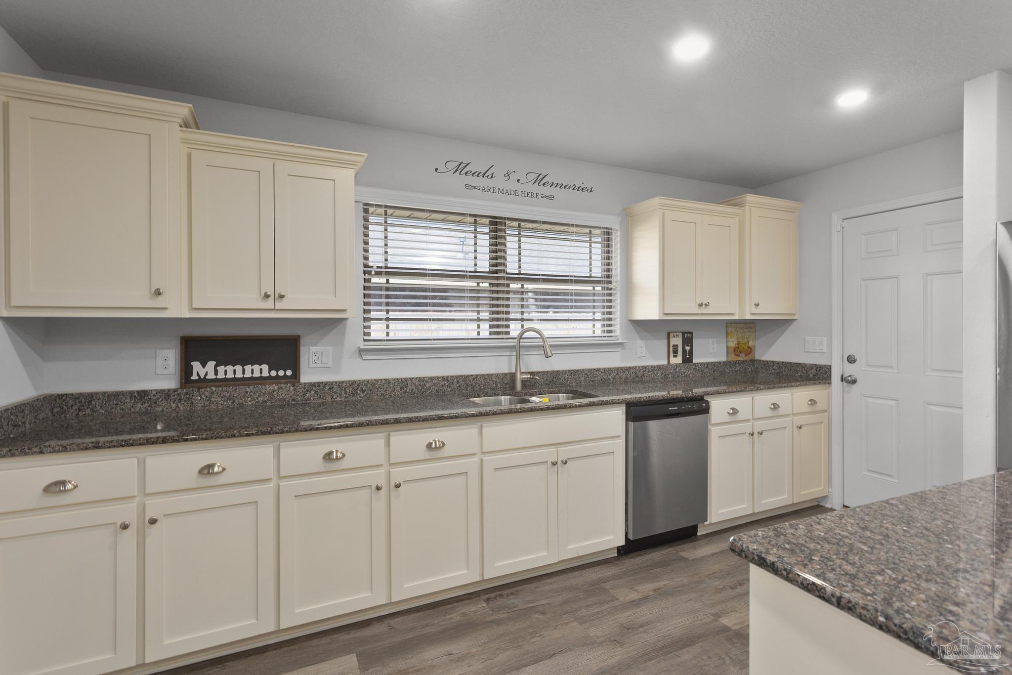 4847 Legacy Street Milton, FL 32570 - Photo 15 of 31