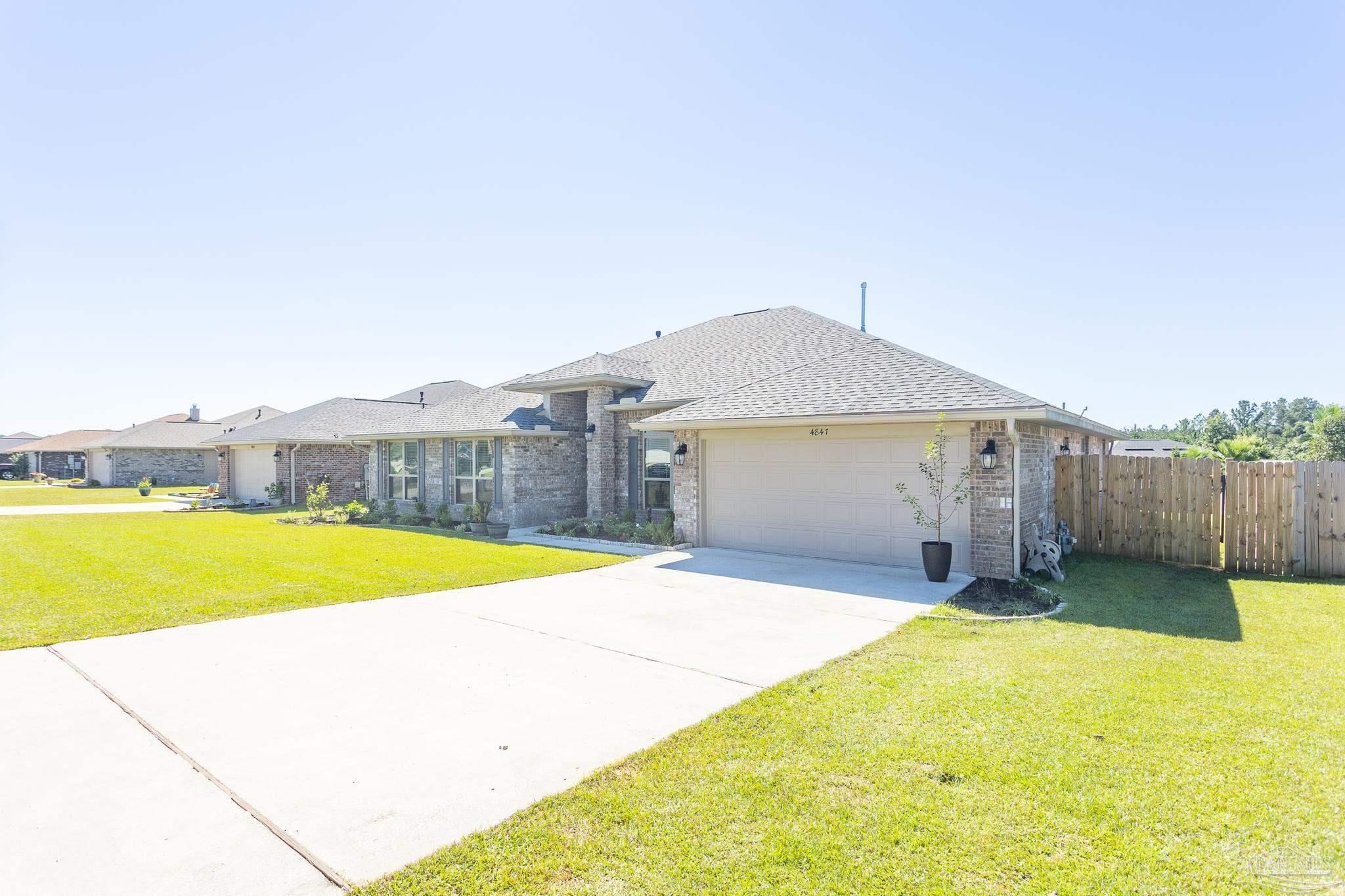 4847 Legacy Street Milton, FL 32570 - Photo 3 of 31