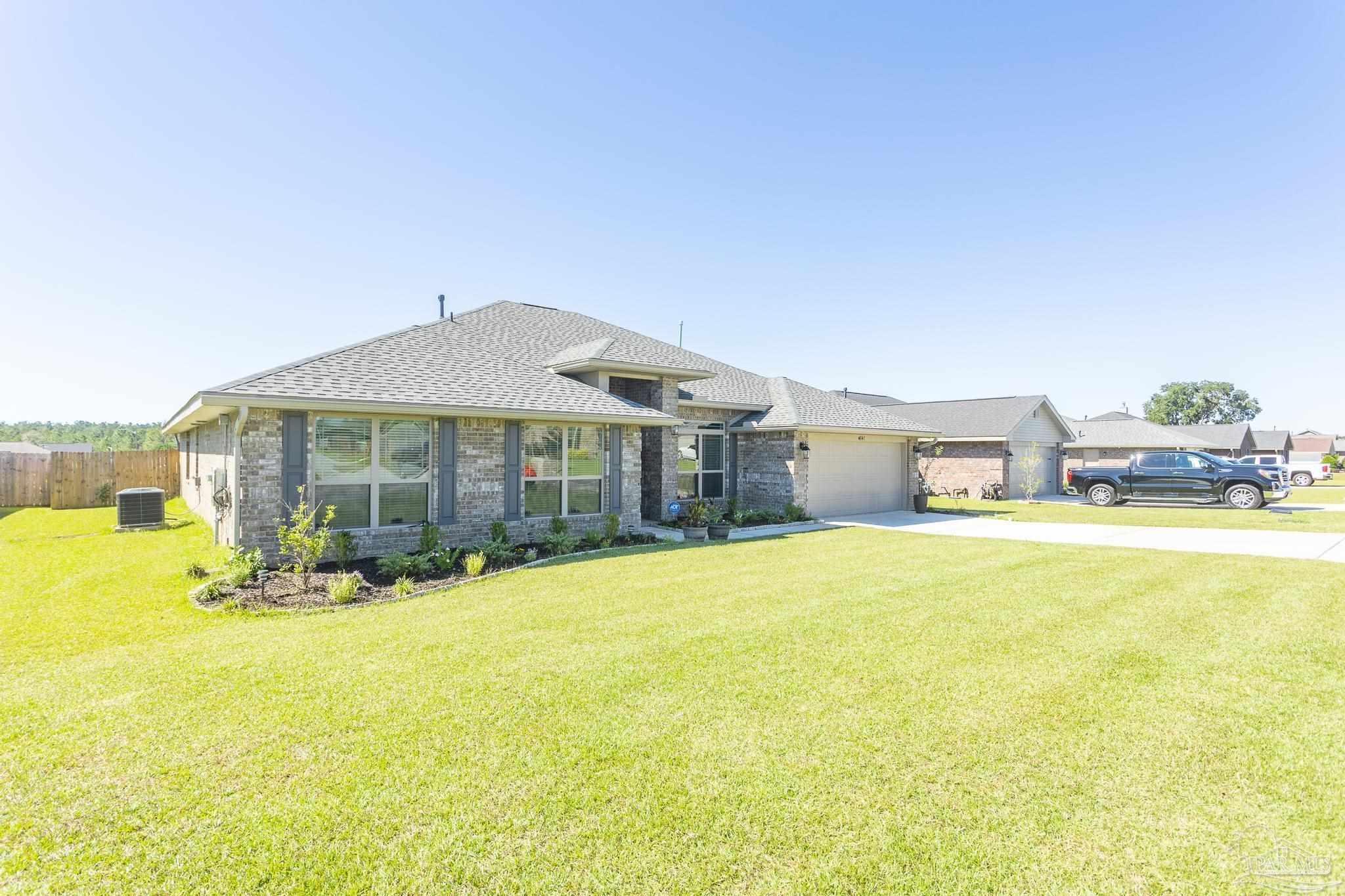 4847 Legacy Street Milton, FL 32570 - Photo 4 of 31