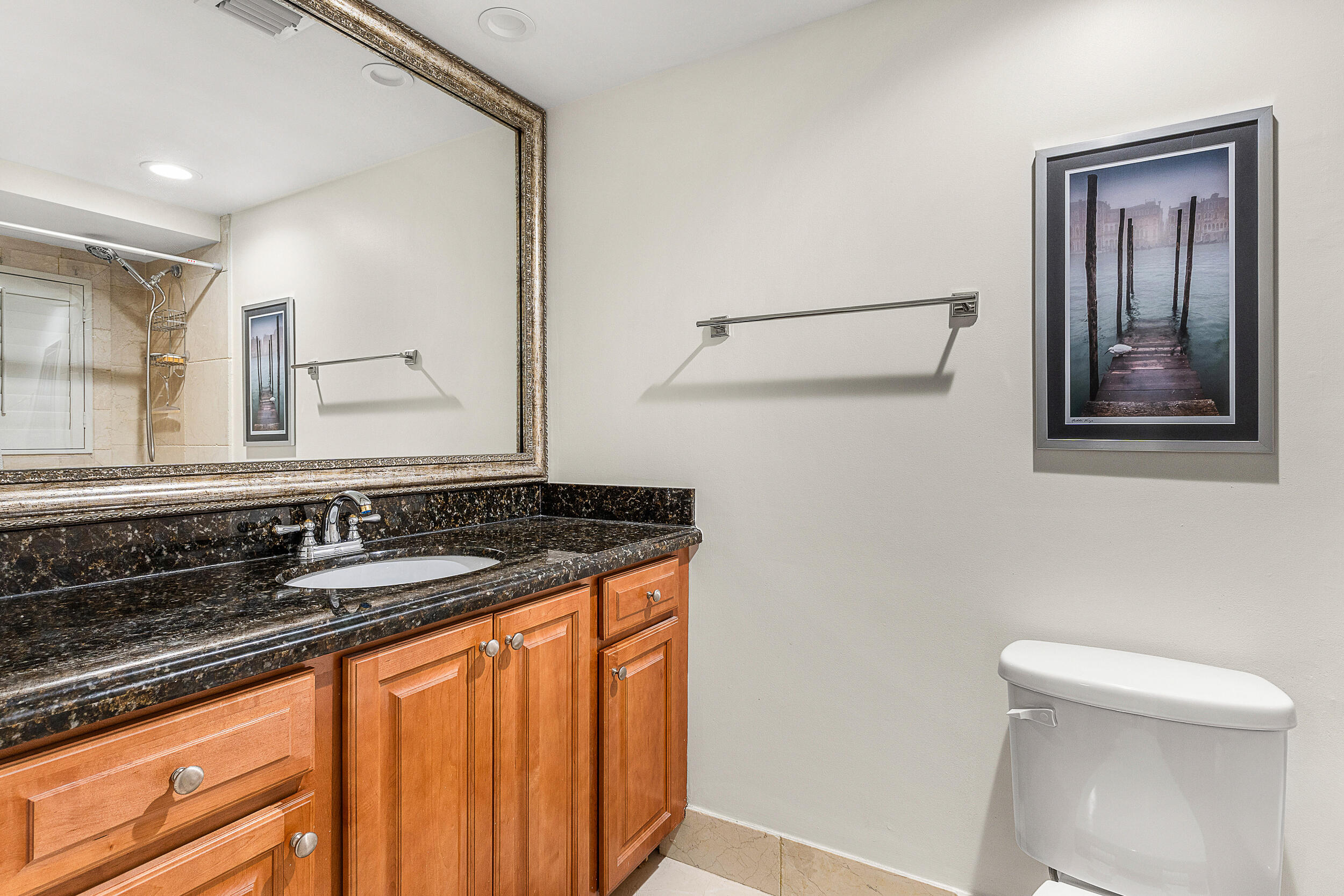 129 South Golfview Road, Unit 4 Lake Worth Beach, FL 33460 - Photo 17 of 28 Primary Bathroom