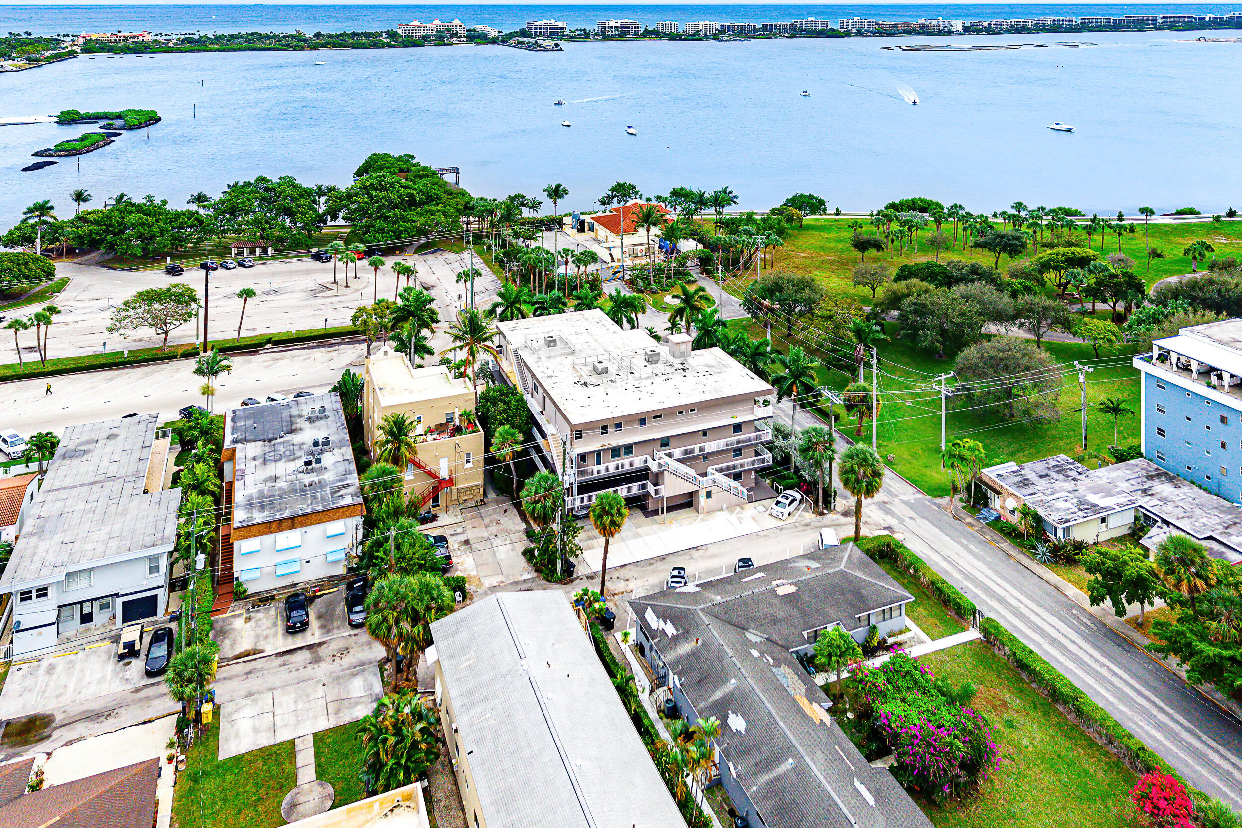 129 South Golfview Road, Unit 4 Lake Worth Beach, FL 33460 - Photo 2 of 28 Aerial