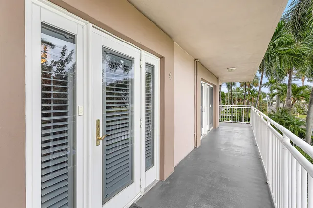 $2,500 | 129 South Golfview Road, Unit 4, Lake Worth Beach, FL 33460