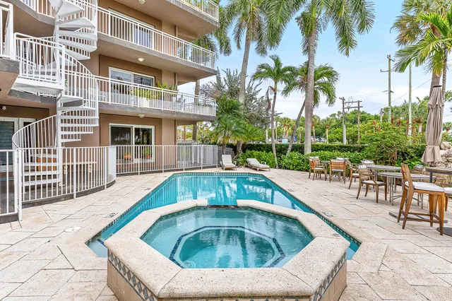 $2,500 | 129 South Golfview Road, Unit 4, Lake Worth Beach, FL 33460