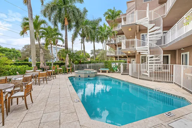 $2,500 | 129 South Golfview Road, Unit 4, Lake Worth Beach, FL 33460