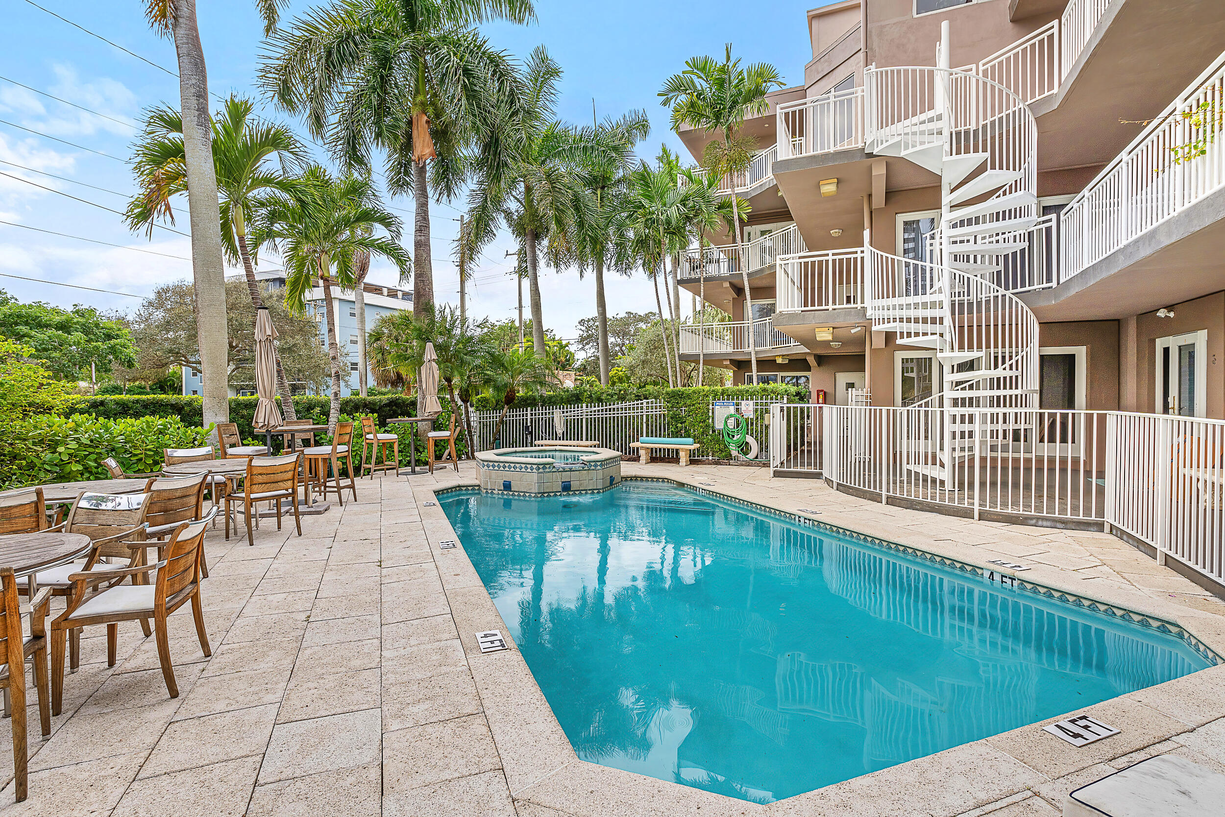 129 South Golfview Road, Unit 4 Lake Worth Beach, FL 33460 - Photo 25 of 28 Community Pool
