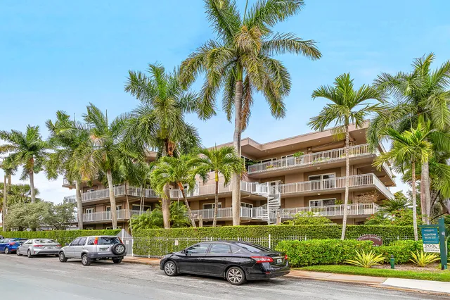 $2,500 | 129 South Golfview Road, Unit 4, Lake Worth Beach, FL 33460