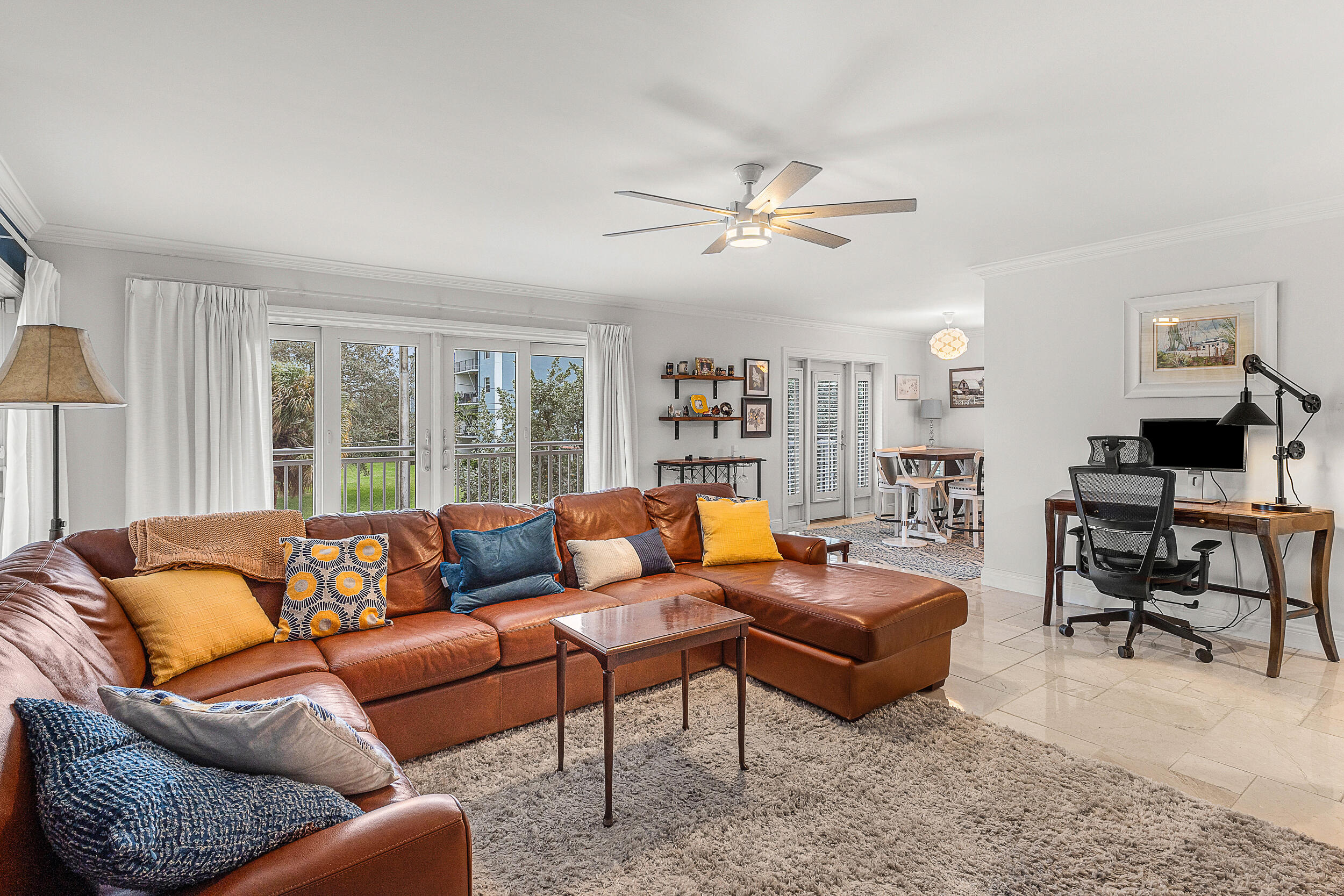 129 South Golfview Road, Unit 4 Lake Worth Beach, FL 33460 - Photo 8 of 28 Living Room