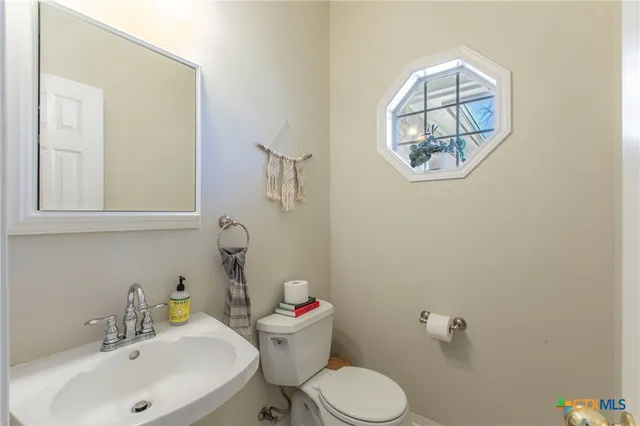 $459,000 | 700 Arrowhead Drive, Salado, TX 76571