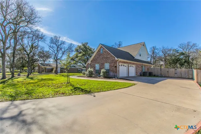 $459,000 | 700 Arrowhead Drive, Salado, TX 76571