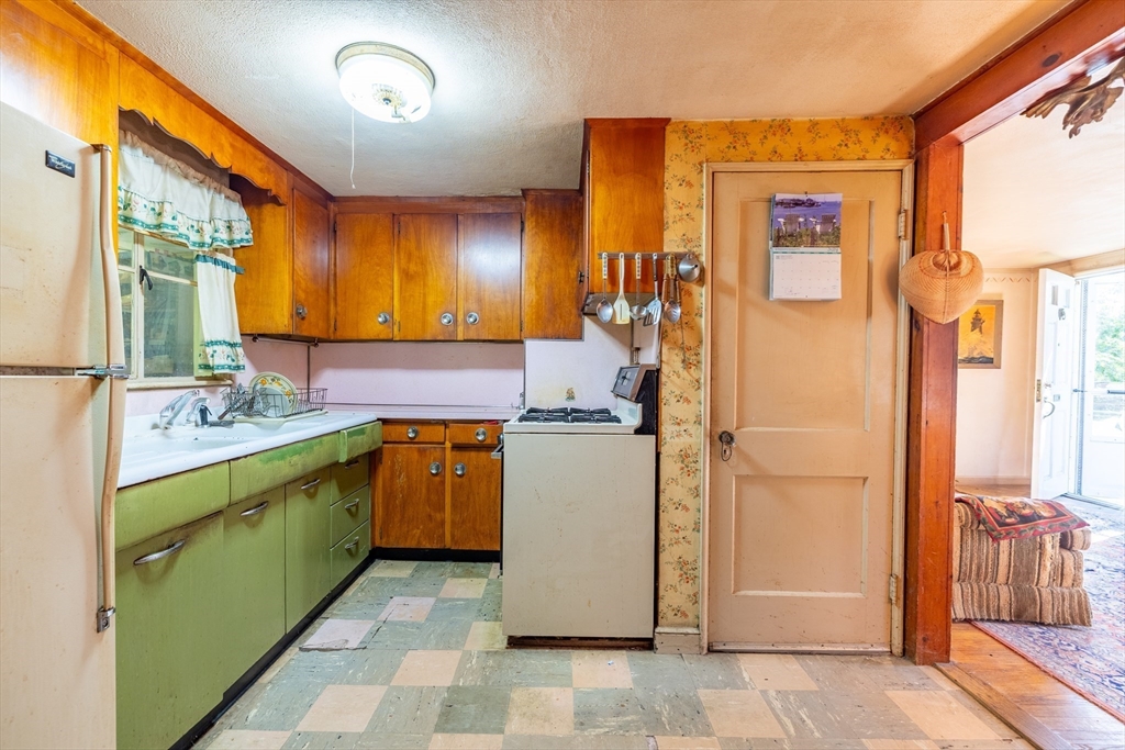 30 MacDonald Street Boston, MA 02136 - Photo 7 of 39