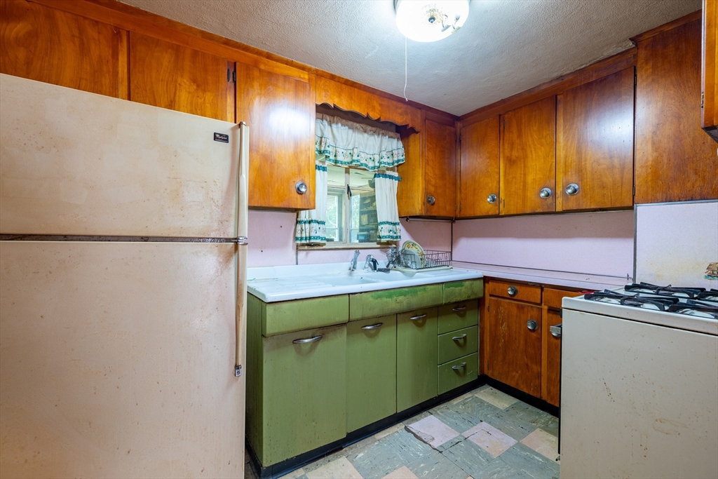 30 MacDonald Street Boston, MA 02136 - Photo 8 of 39