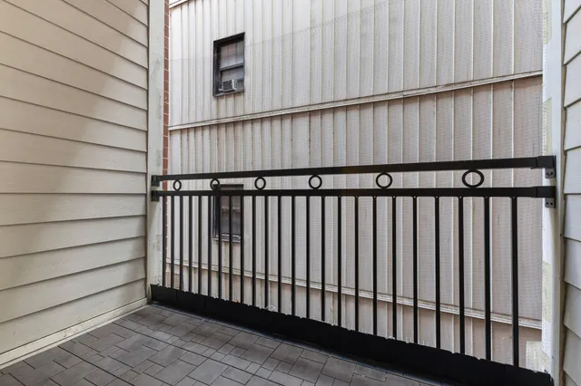 $184,500 | 270 4th Street East, Unit 203, St. Paul, MN 55101