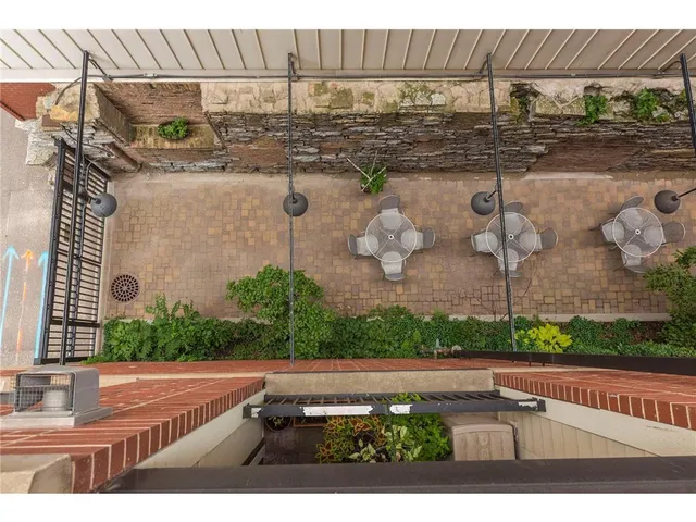 $184,500 | 270 4th Street East, Unit 203, St. Paul, MN 55101