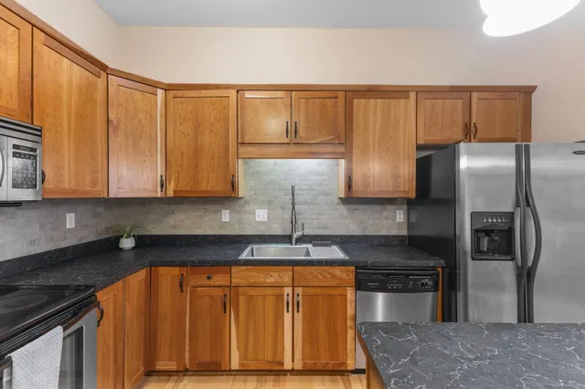 $184,500 | 270 4th Street East, Unit 203, St. Paul, MN 55101