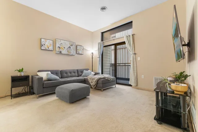 $184,500 | 270 4th Street East, Unit 203, St. Paul, MN 55101