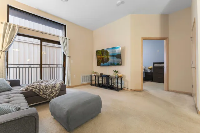 $184,500 | 270 4th Street East, Unit 203, St. Paul, MN 55101