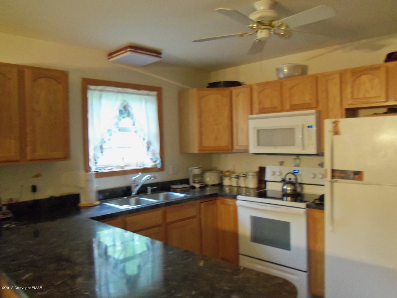 18 Robertson Road Jim Thorpe, PA 18229 - Photo 3 of 10 Kitchen