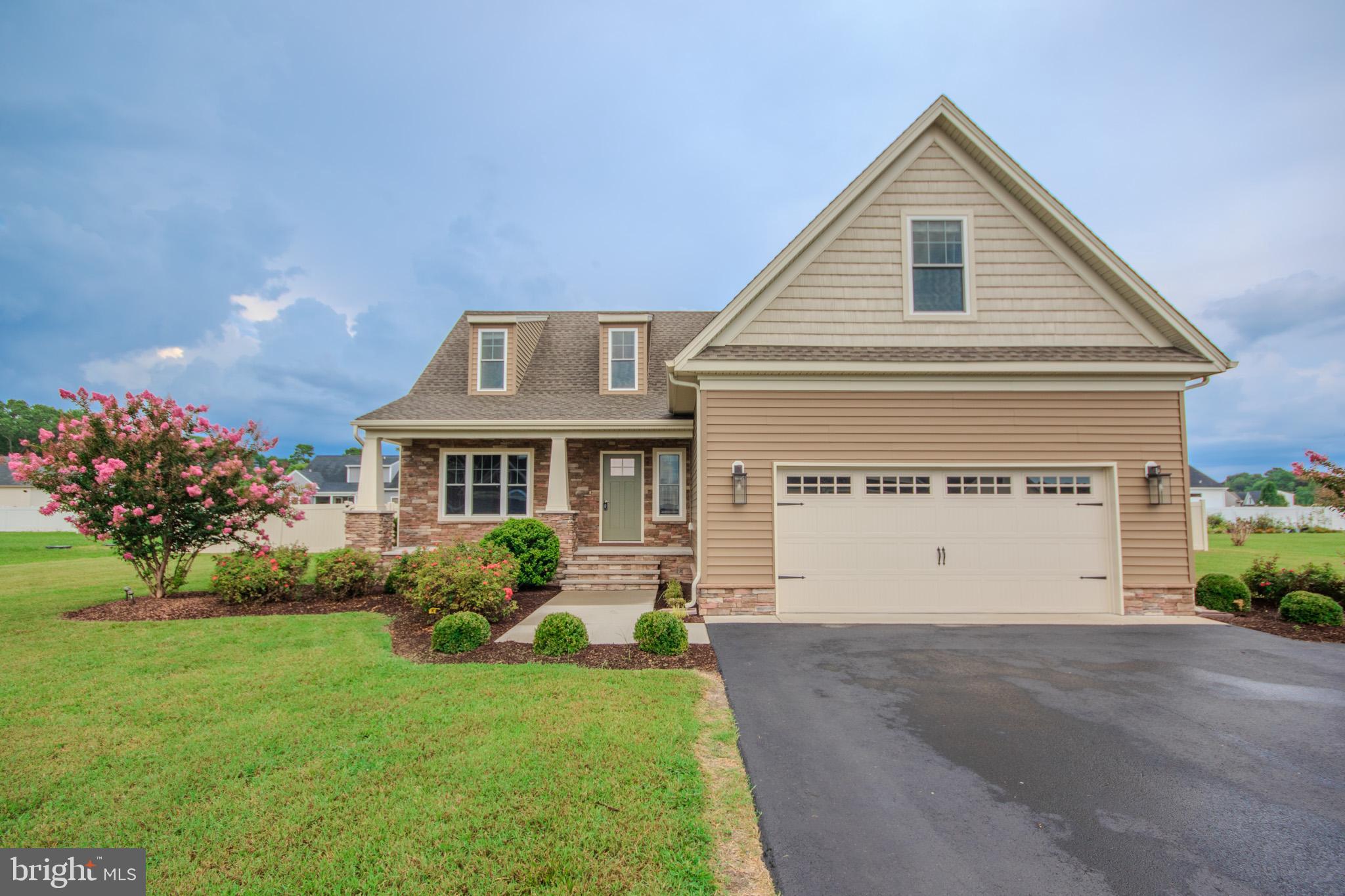 Exquisite 5-yr-old home in Steeplechase!!