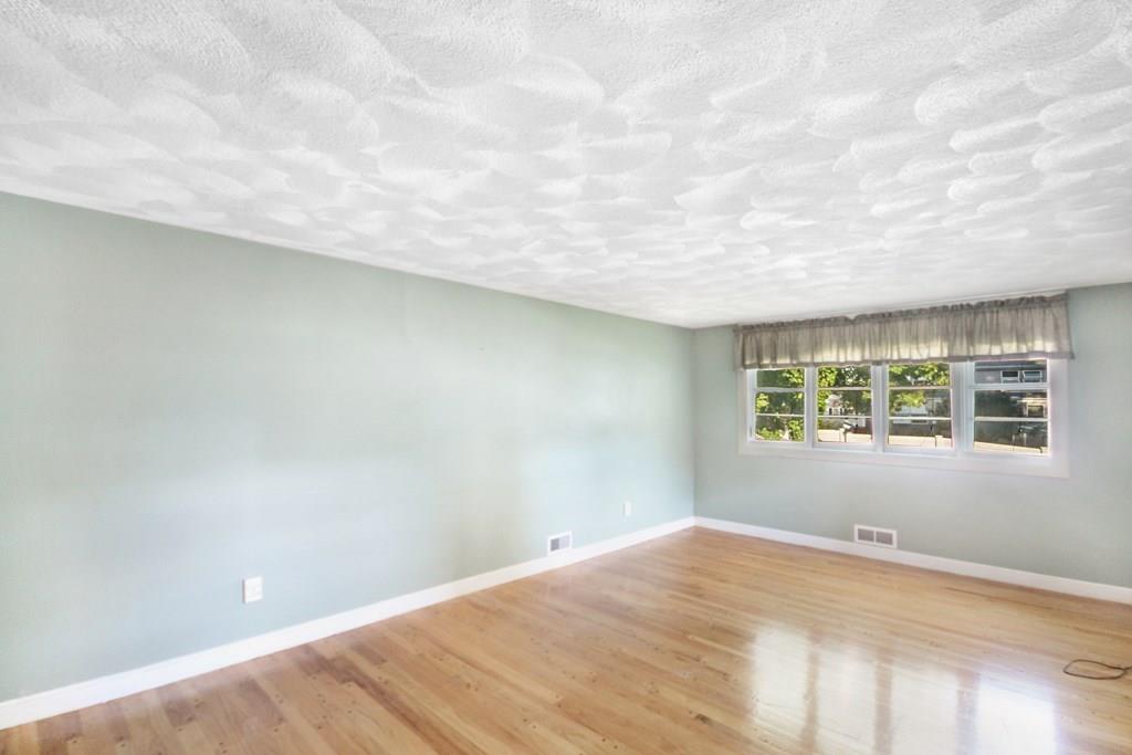 26 Brandley Road Watertown, MA 02472 - Photo 15 of 30 Gallery Image 15