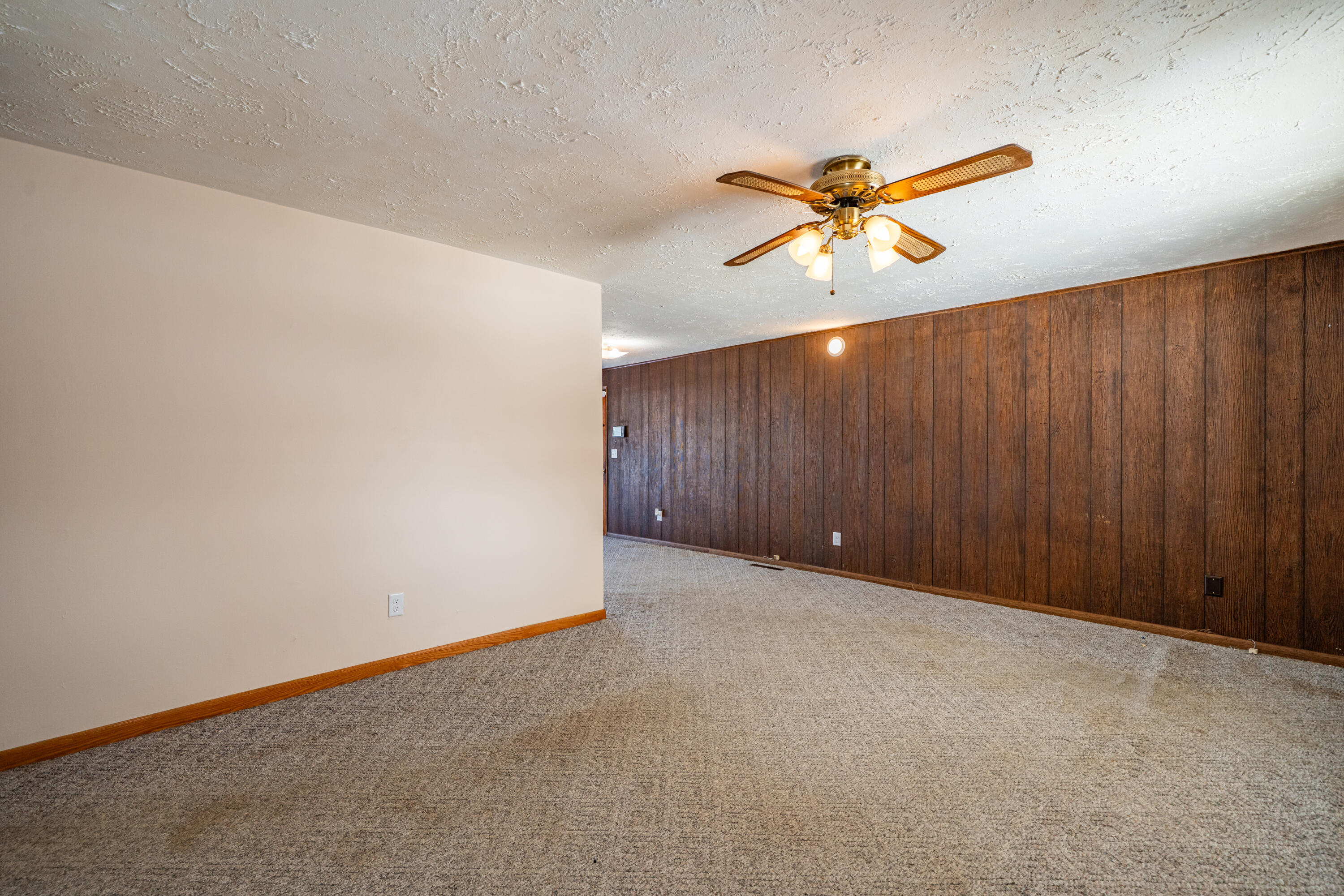 5201 Powell Road Dayton, OH 45424 - Photo 7 of 41