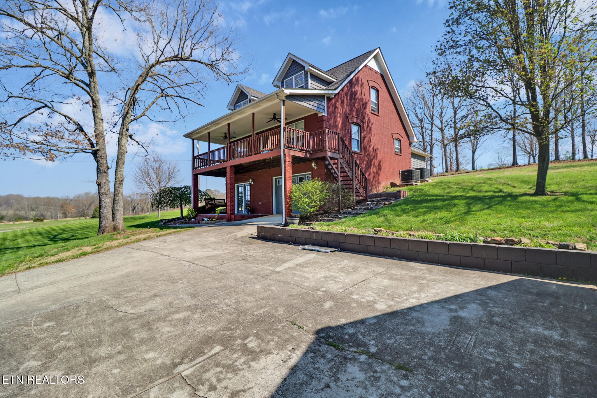 254 Sherwood Forest Road Livingston, TN 38570 - Photo 2 of 51
