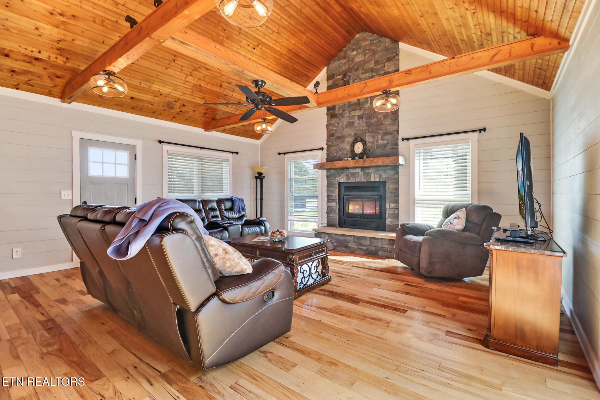 254 Sherwood Forest Road Livingston, TN 38570 - Photo 9 of 51