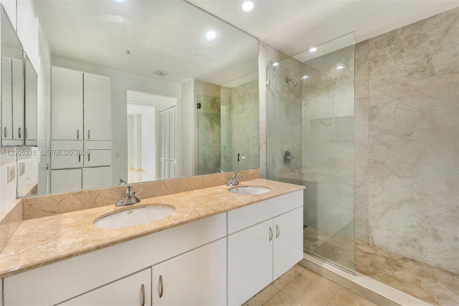 801 Brickell Key Boulevard, Unit 1503 Miami, FL 33131 - Photo 8 of 18