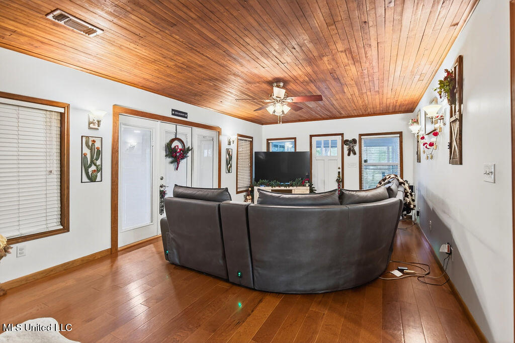 16214 Shaw Road Gulfport, MS 39503 - Photo 33 of 56 16214ShawRd-30