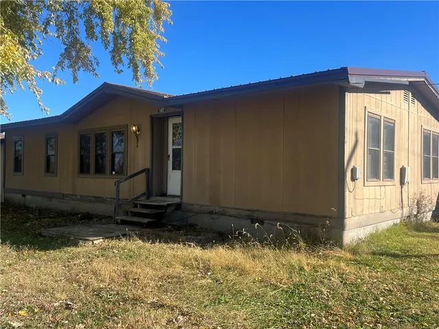 $84,999 | 1407 South Lincoln Street, La Harpe, KS 66751