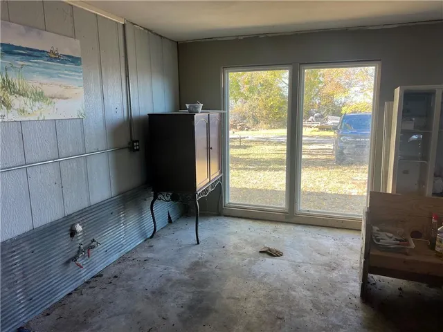 $84,999 | 1407 South Lincoln Street, La Harpe, KS 66751