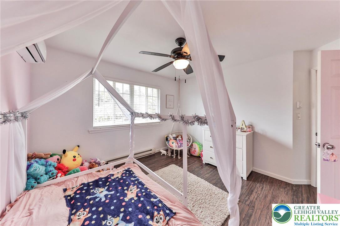 2260 Reo Drive Effort, PA 18330 - Photo 20 of 40 a bedroom with a bed and a window