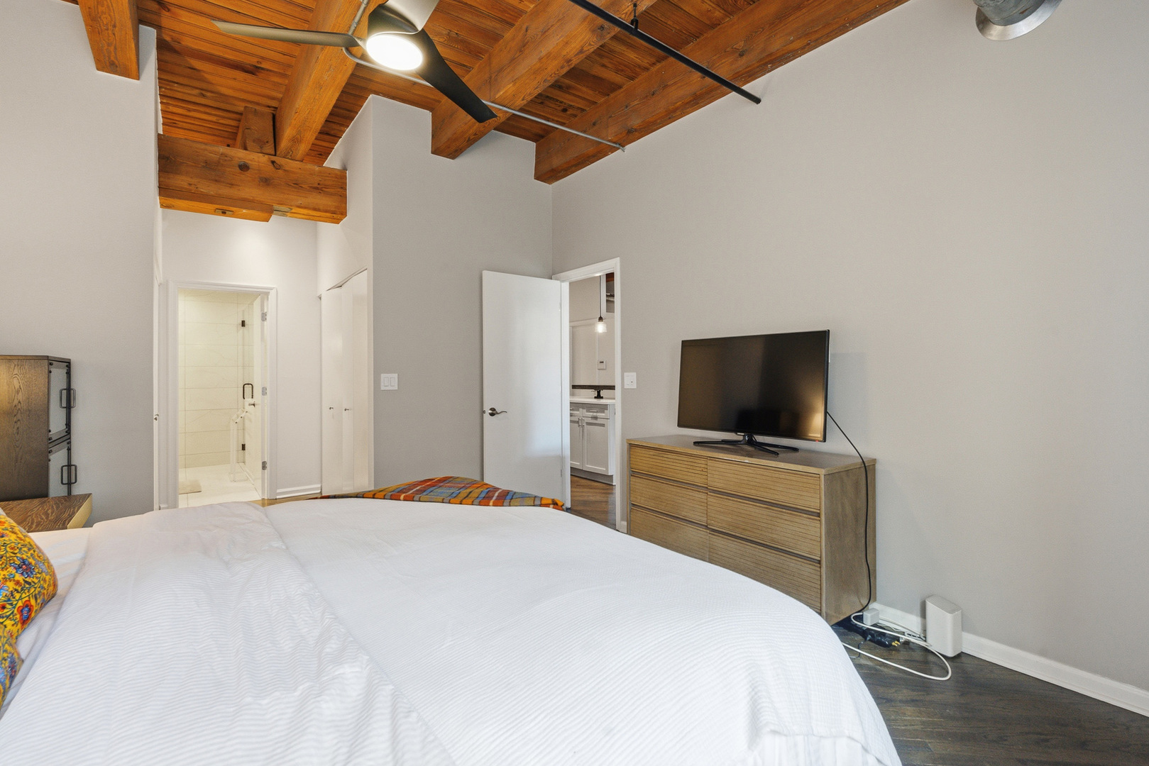 520 West Huron Street, Unit 211 Chicago, IL 60654 - Photo 11 of 26