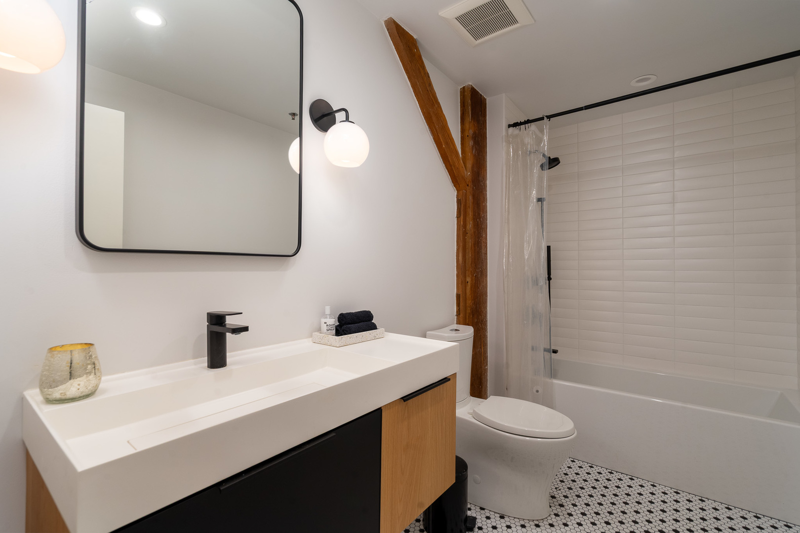 520 West Huron Street, Unit 211 Chicago, IL 60654 - Photo 15 of 26