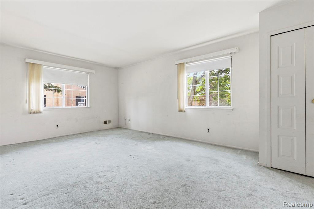 29165 Hayes Road Warren, MI 48088 - Photo 14 of 31