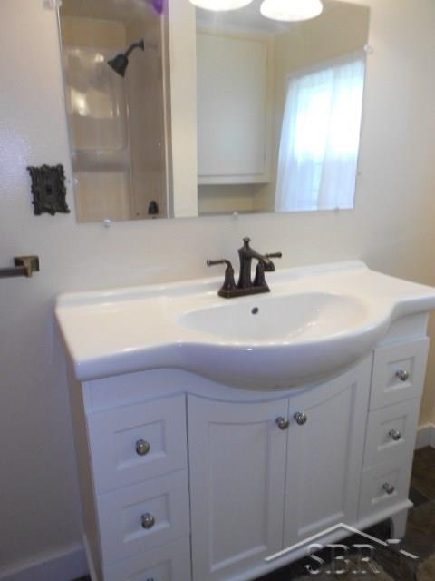 4315 Midland Road Saginaw, MI 48603 - Photo 6 of 12 31344029-5.JPG