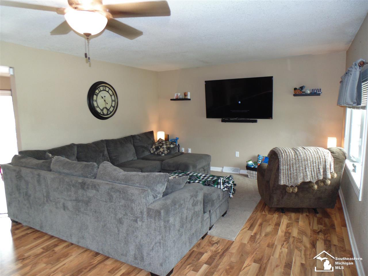 6838 Douglas Road Lambertville, MI 48144 - Photo 11 of 26 50012284-10.JPG