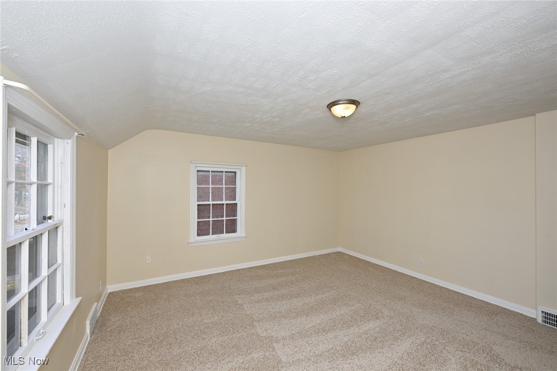 3938 Lansdale Road Cleveland, OH 44118 - Photo 21 of 34 Gallery Image 21