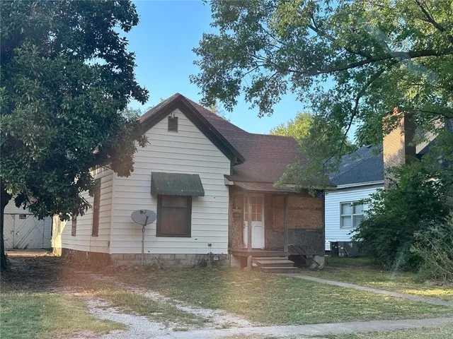 $49,500 | 1121 West Broadway Street, Webb City, MO 64870